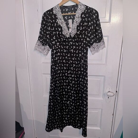 NWTs ModCloth Vintage Inspired Mushroom Black and White Lace Trim Dress - Picture 4 of 8